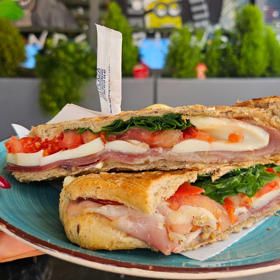 Prosciutto sandwich
